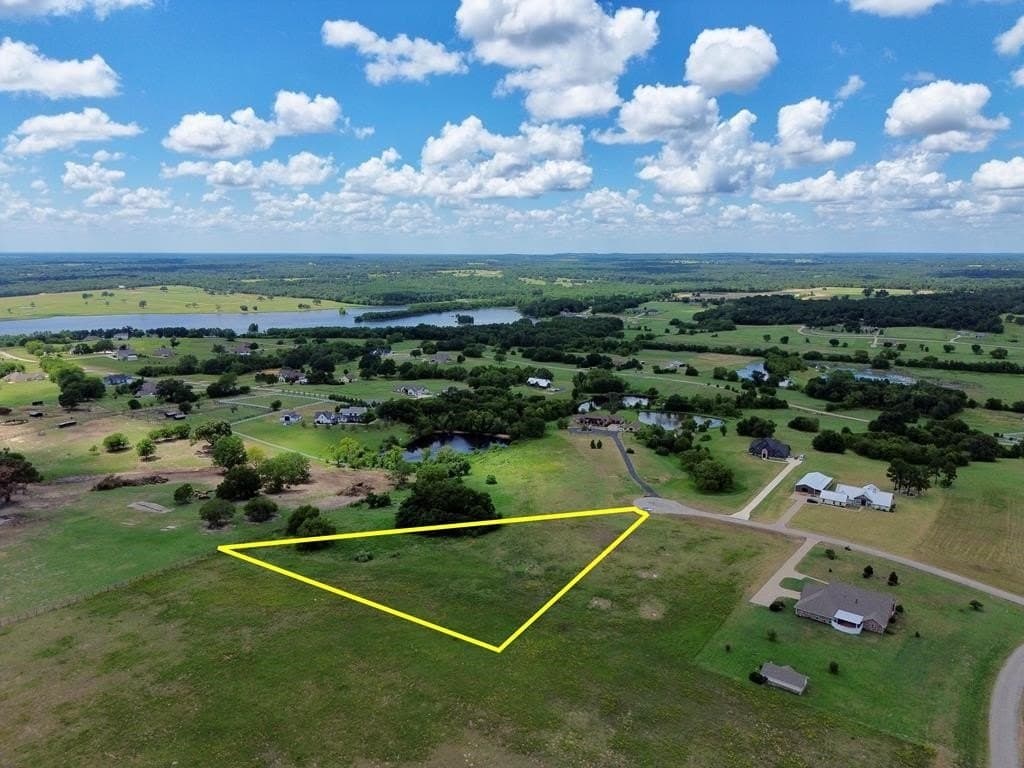 2.12 acres in Henderson County gallery image 3