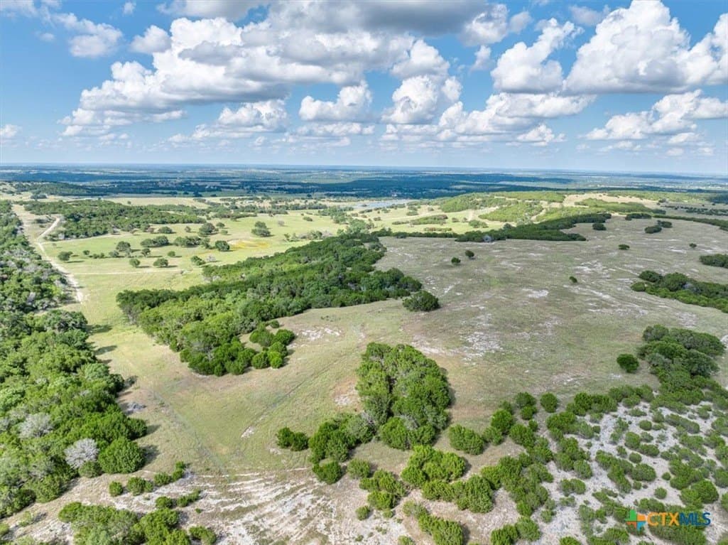 563.17 acres in Coryell County - photo 44