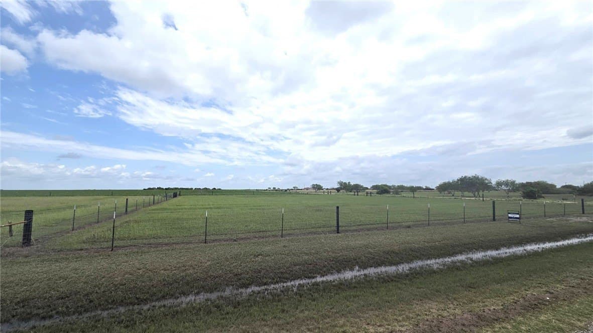 1.33 acres in Nueces County gallery image 3