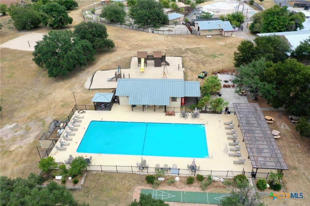 0.28 acres in Bandera County - photo 13