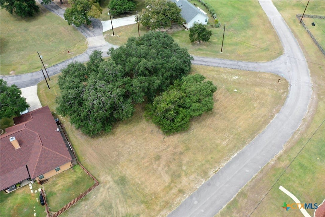 0.28 acres in Bandera County - photo 5