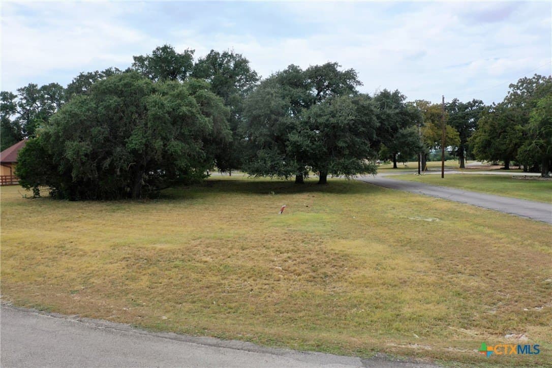 0.28 acres in Bandera County - photo 8