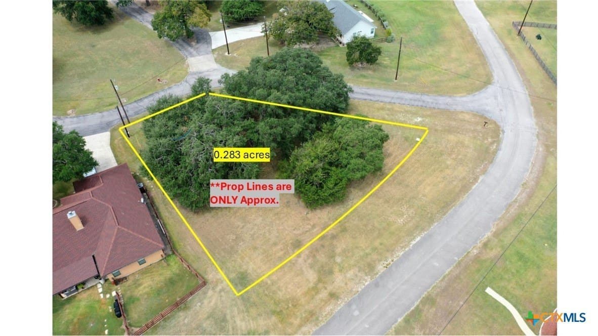 0.28 acres in Bandera County - photo 17