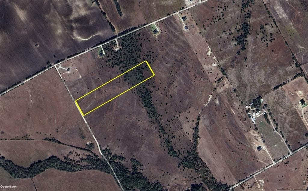 10.84 acres in Ellis County