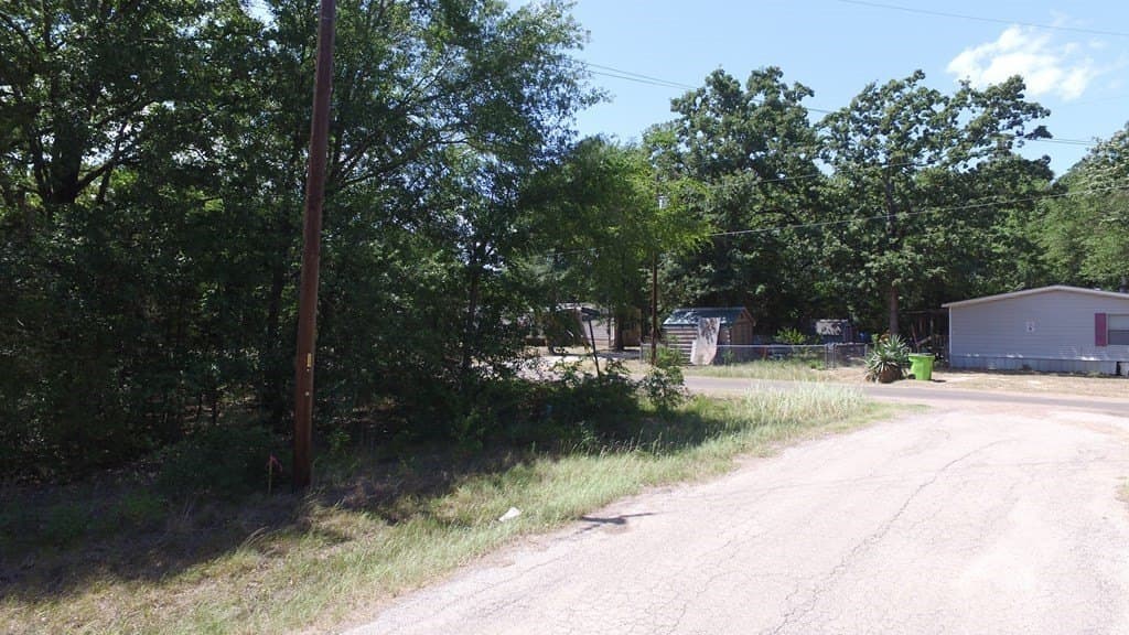 0.05 acres in Henderson County gallery image 4