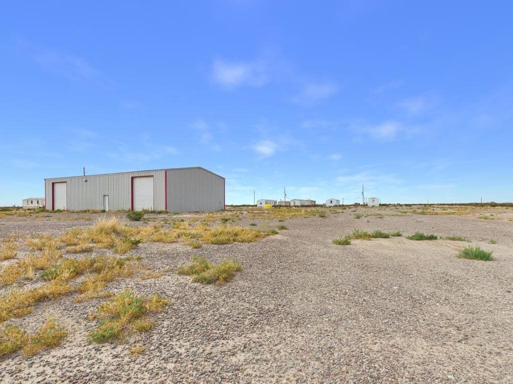 10 acres in Reeves County - photo 4