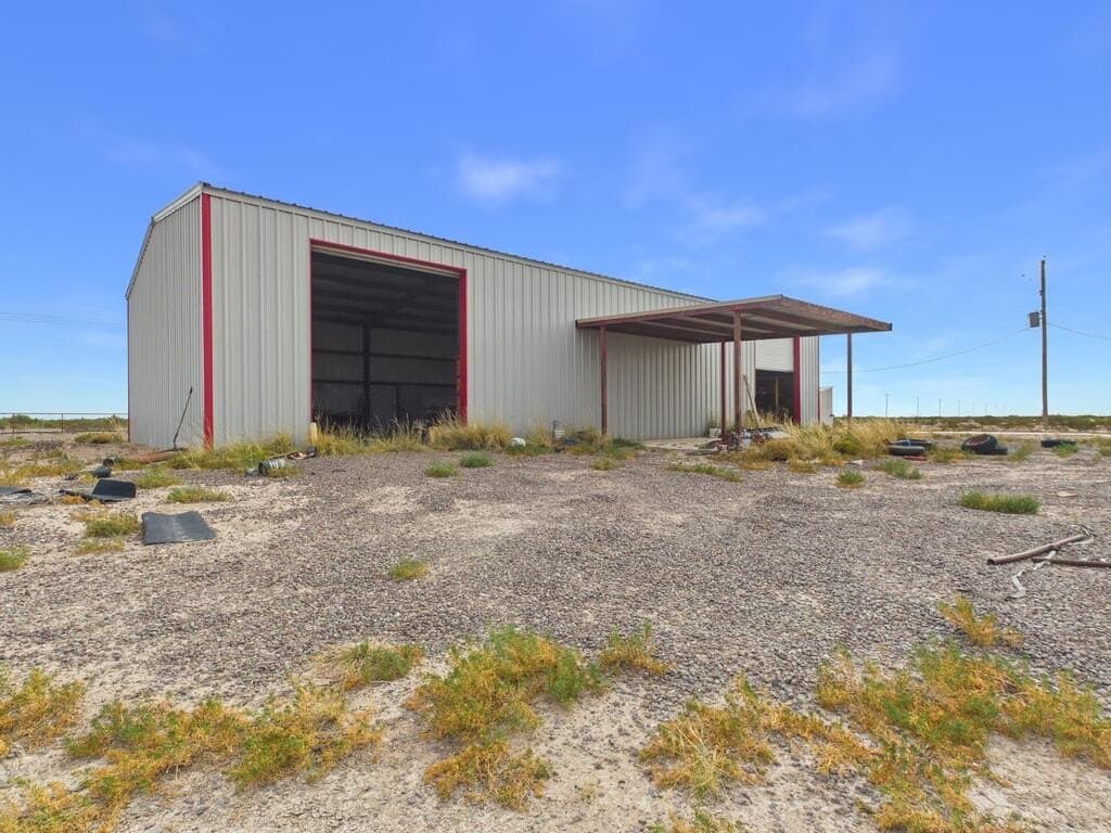 10 acres in Reeves County - photo 2