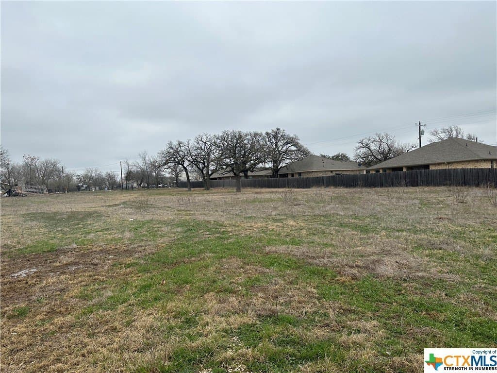 1.92 acres in Coryell County gallery image 3
