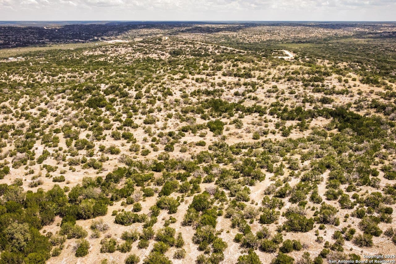 138.12 acres in Edwards County gallery image 3