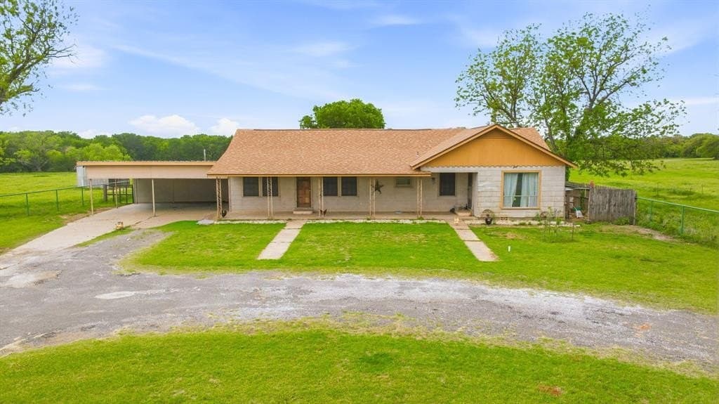 14 acres in Comanche County