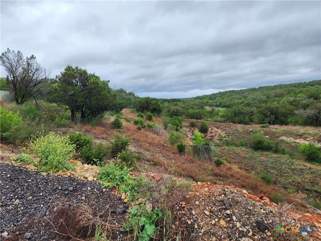 14.36 acres in Hays County