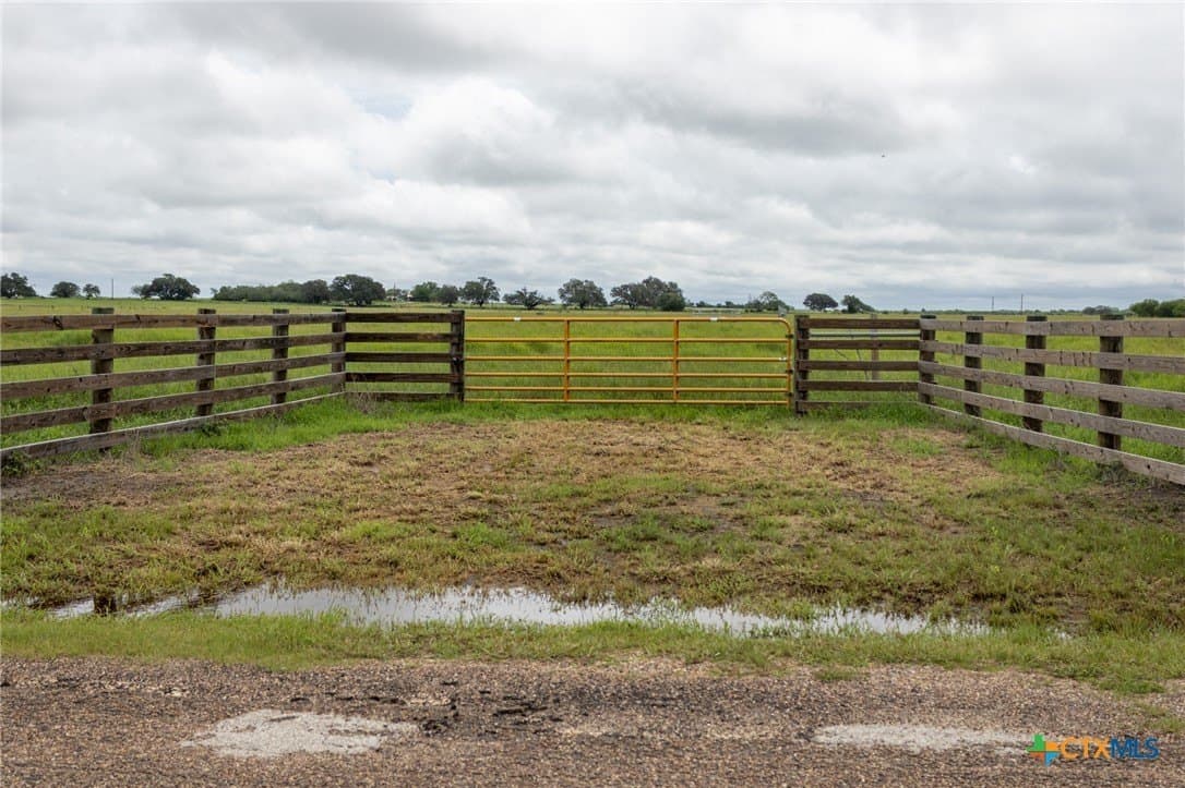 17.34 acres in Goliad County gallery image 4