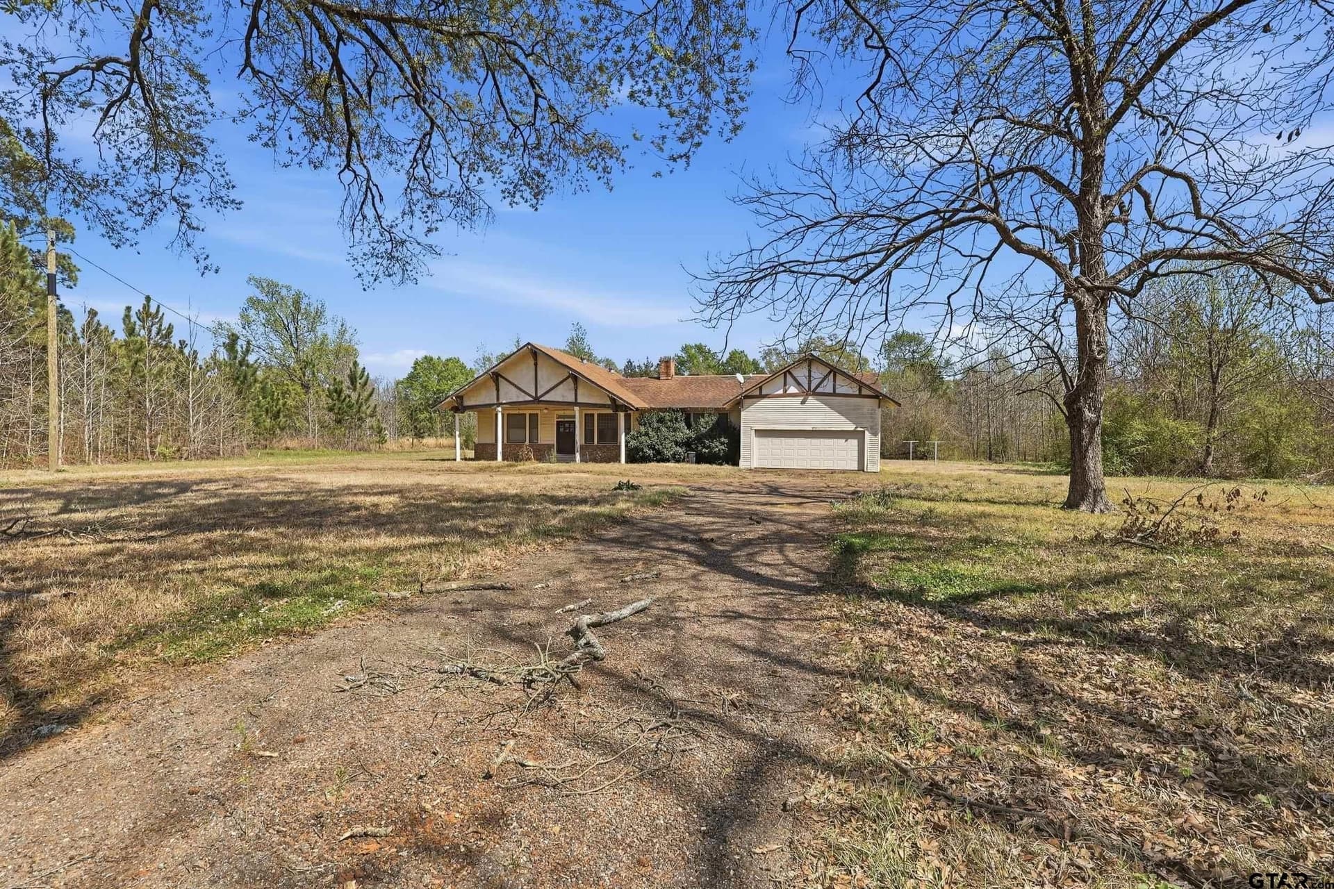 2.45 acres in Camp County