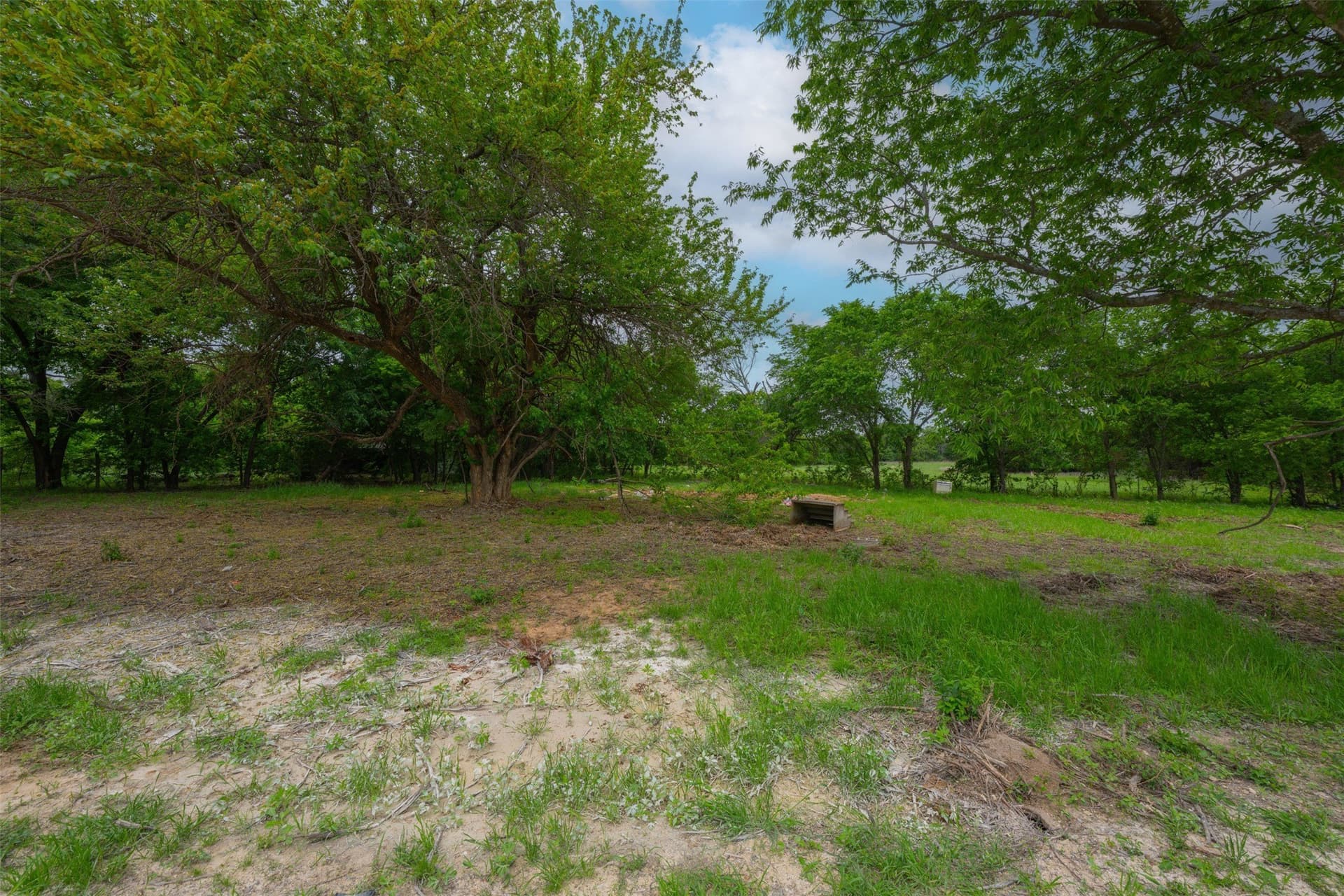 1 acres in Johnson County gallery image 2