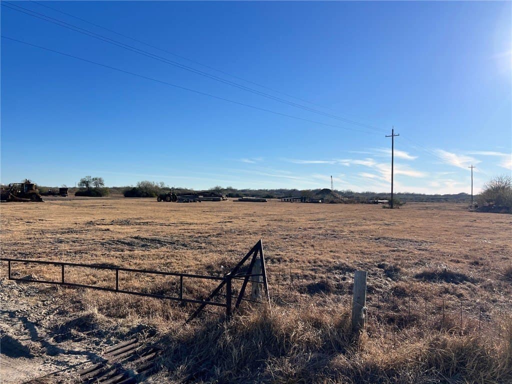 39.66 acres in Calhoun County - photo 14