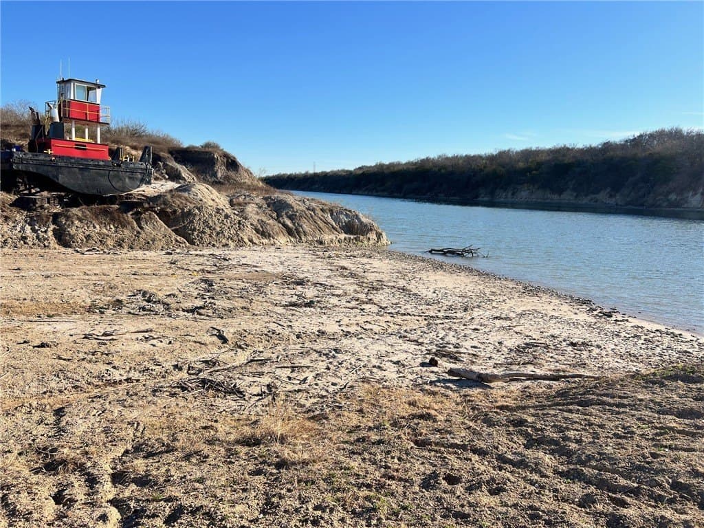 39.66 acres in Calhoun County - photo 8