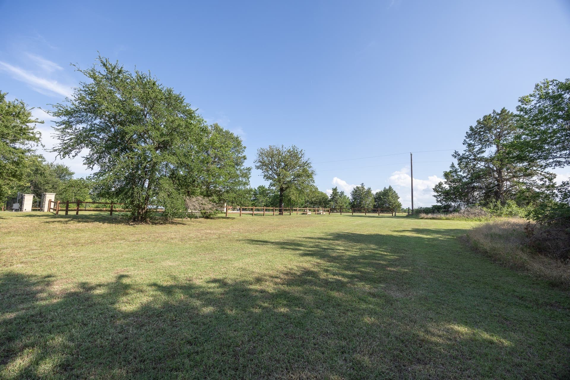 1.39 acres in Navarro County - photo 15