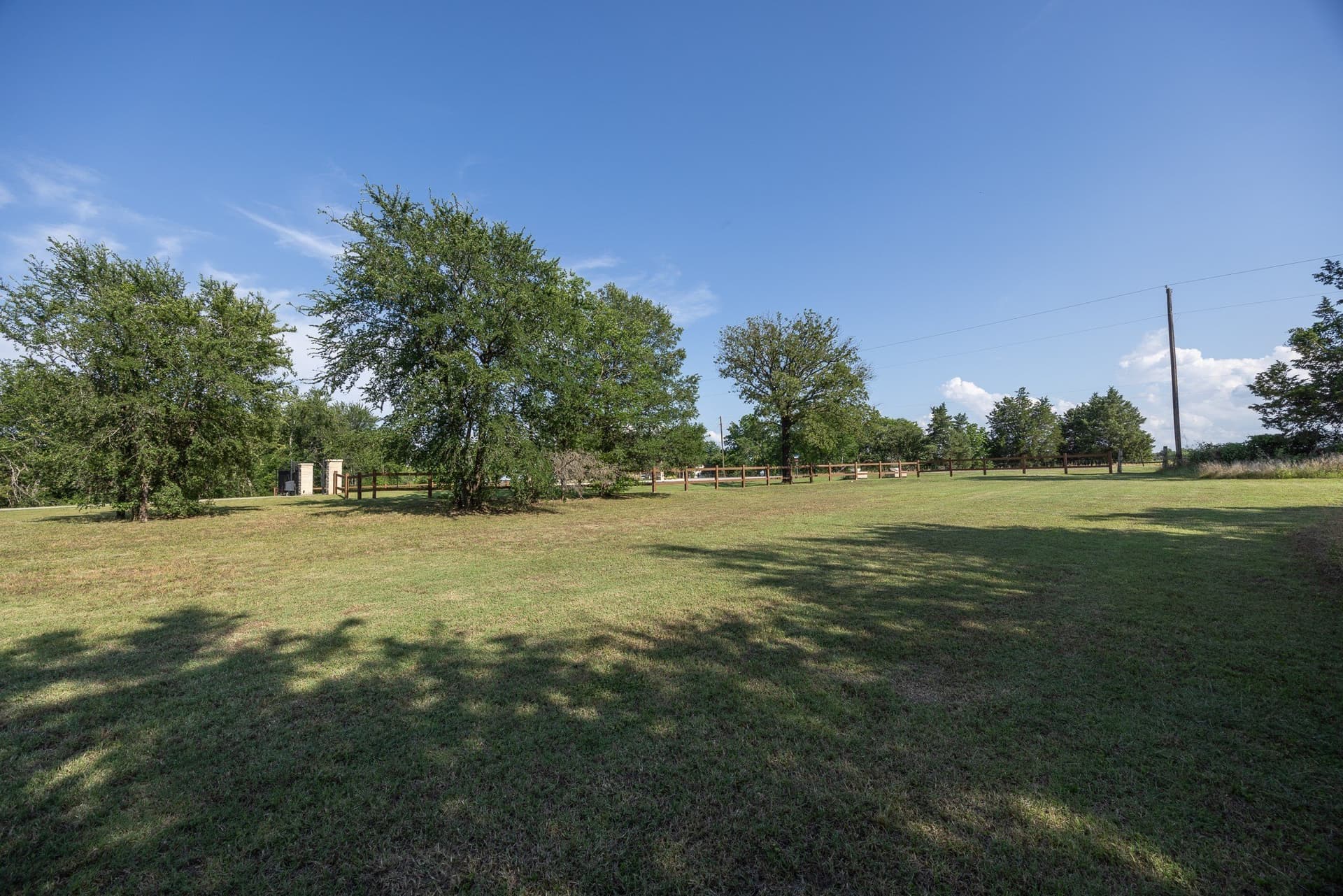 1.39 acres in Navarro County - photo 14