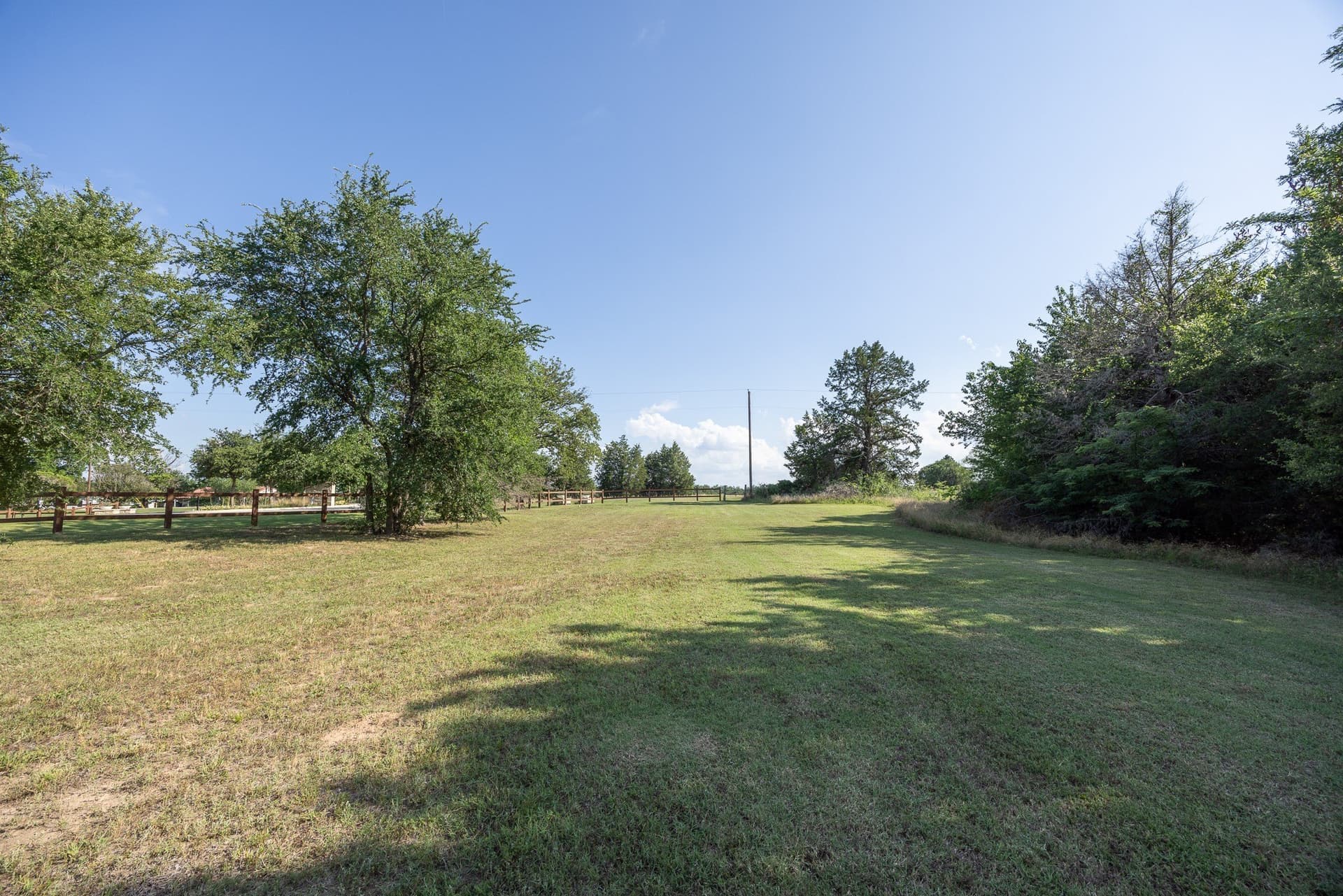 1.39 acres in Navarro County - photo 17