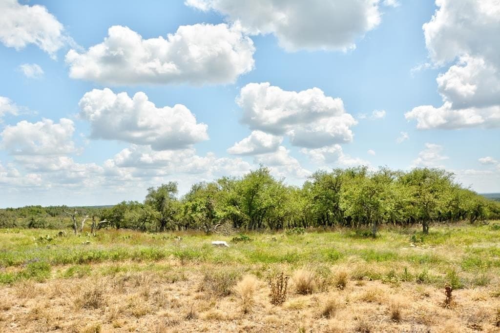 10.71 acres in Kimble County