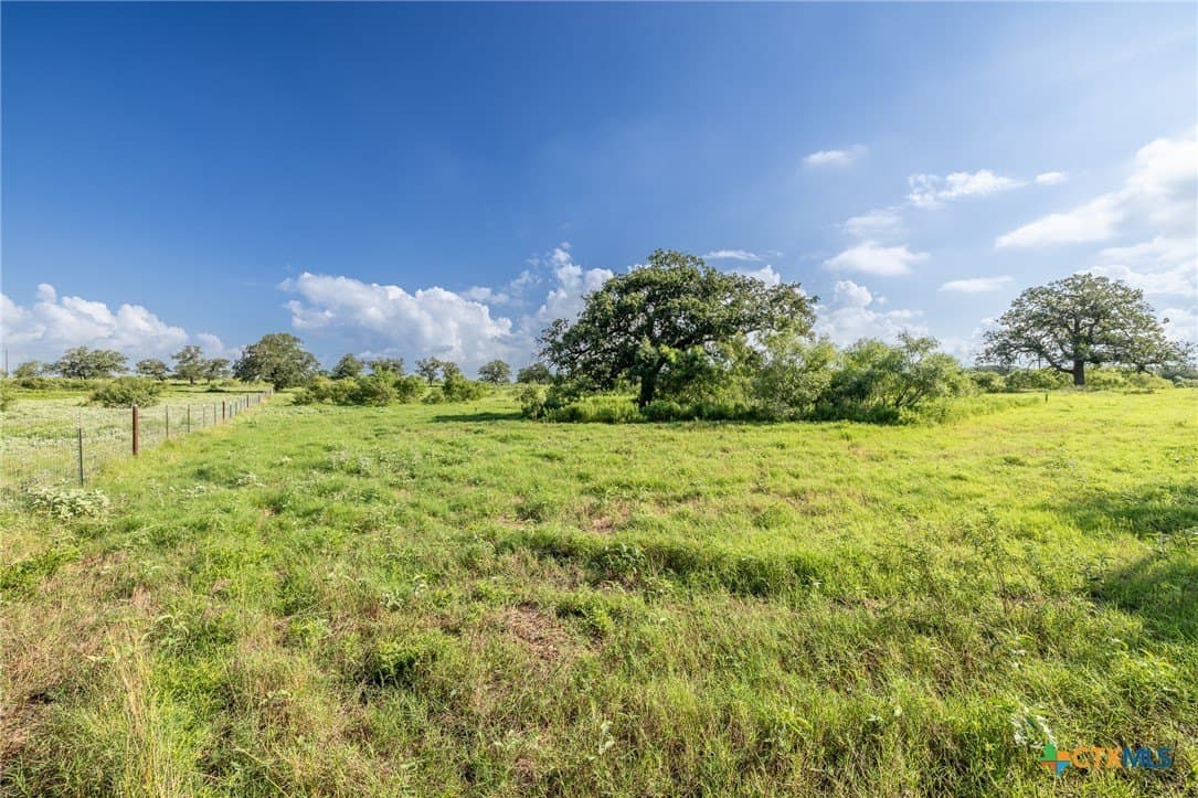 1.63 acres in Gonzales County featured view