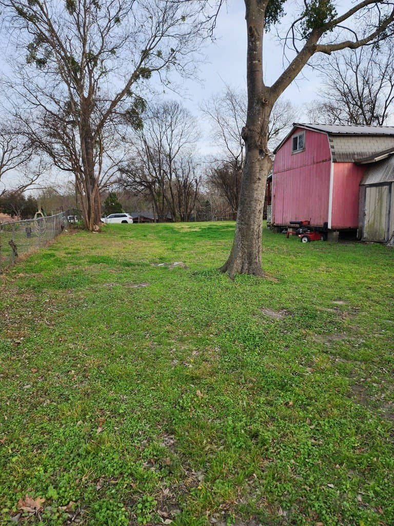 0.18 acres in Henderson County - photo 4