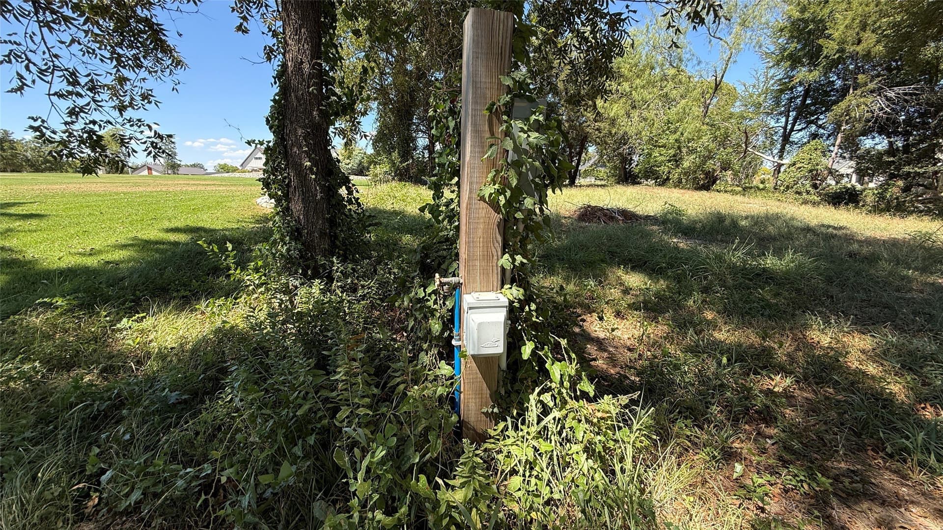 0.81 acres in Navarro County - photo 25