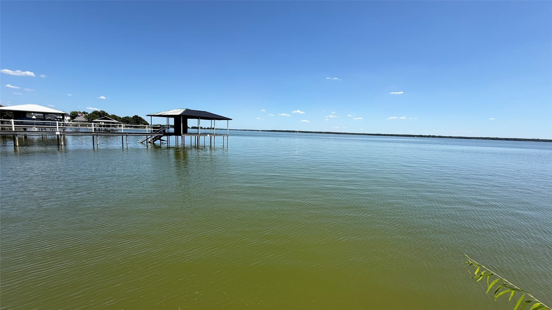 0.81 acres in Navarro County