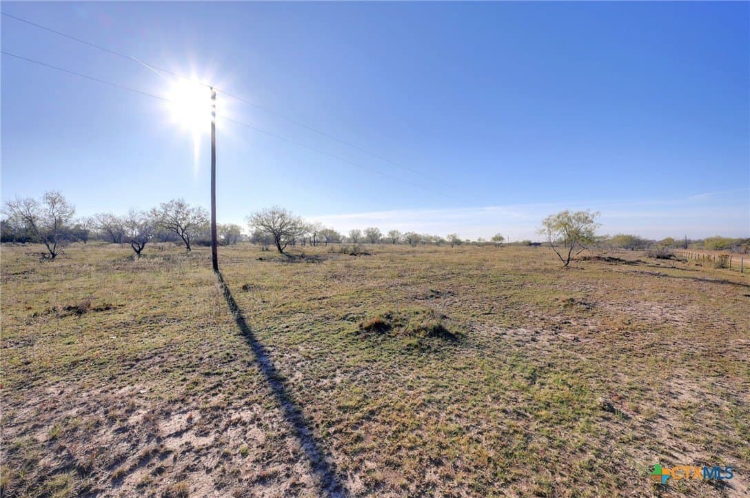 28 acres in Gonzales County gallery image 4