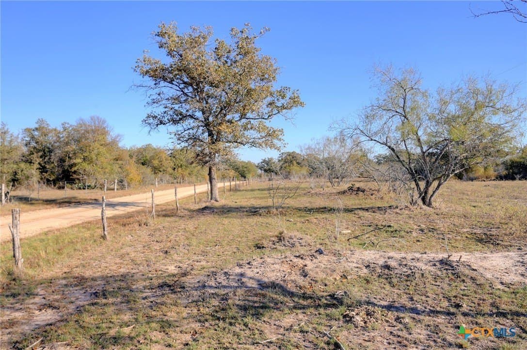 28 acres in Gonzales County - photo 6
