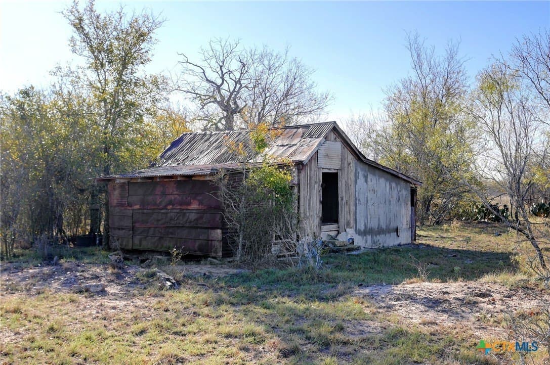 28 acres in Gonzales County - photo 18