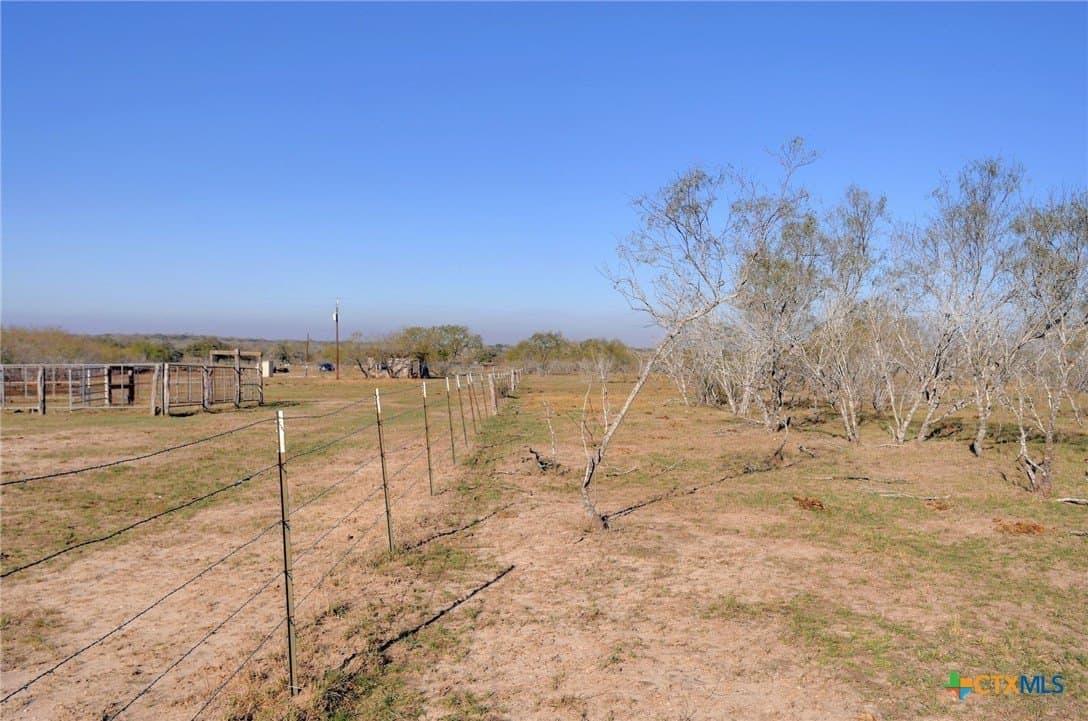 28 acres in Gonzales County - photo 25