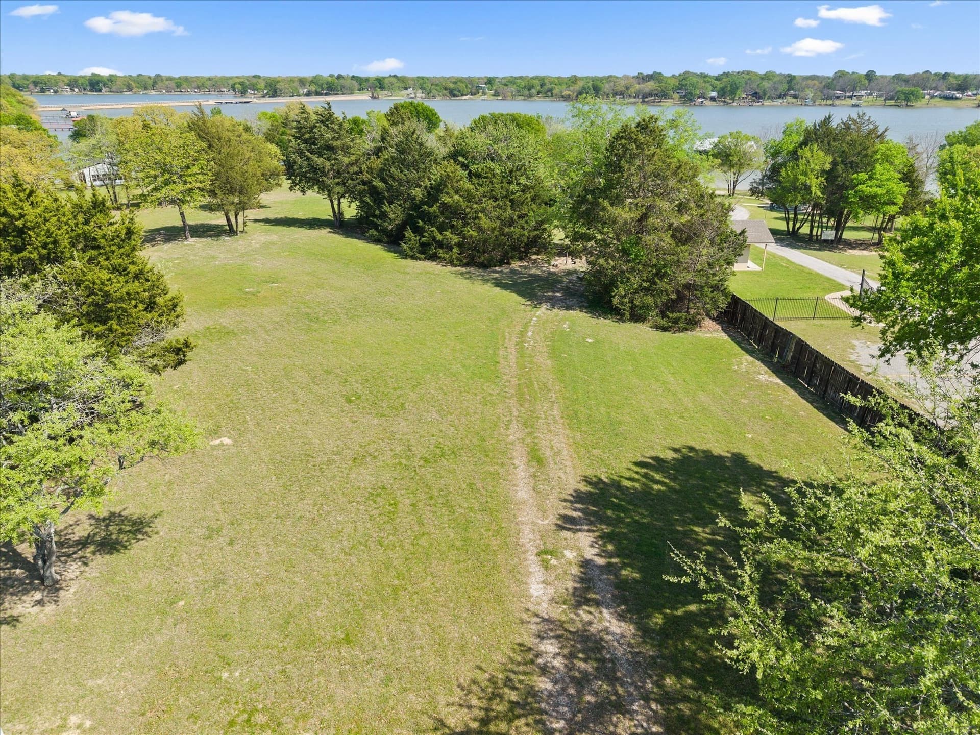 0.82 acres in Hunt County gallery image 3