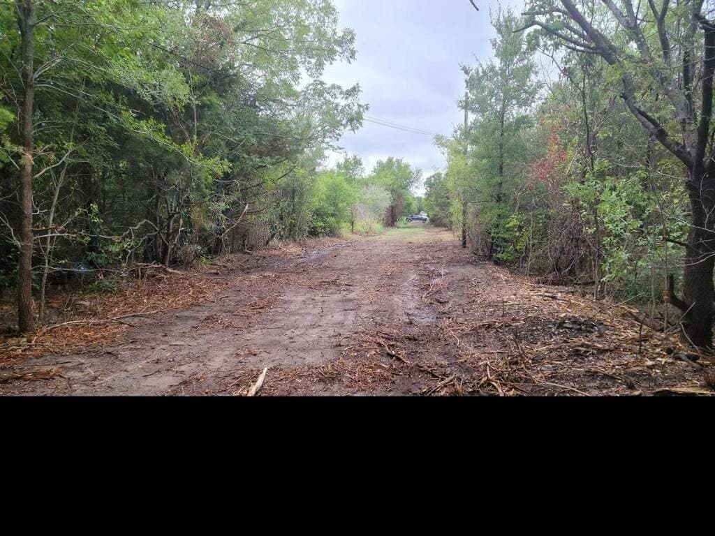 0.63 acres in Ellis County - photo 3