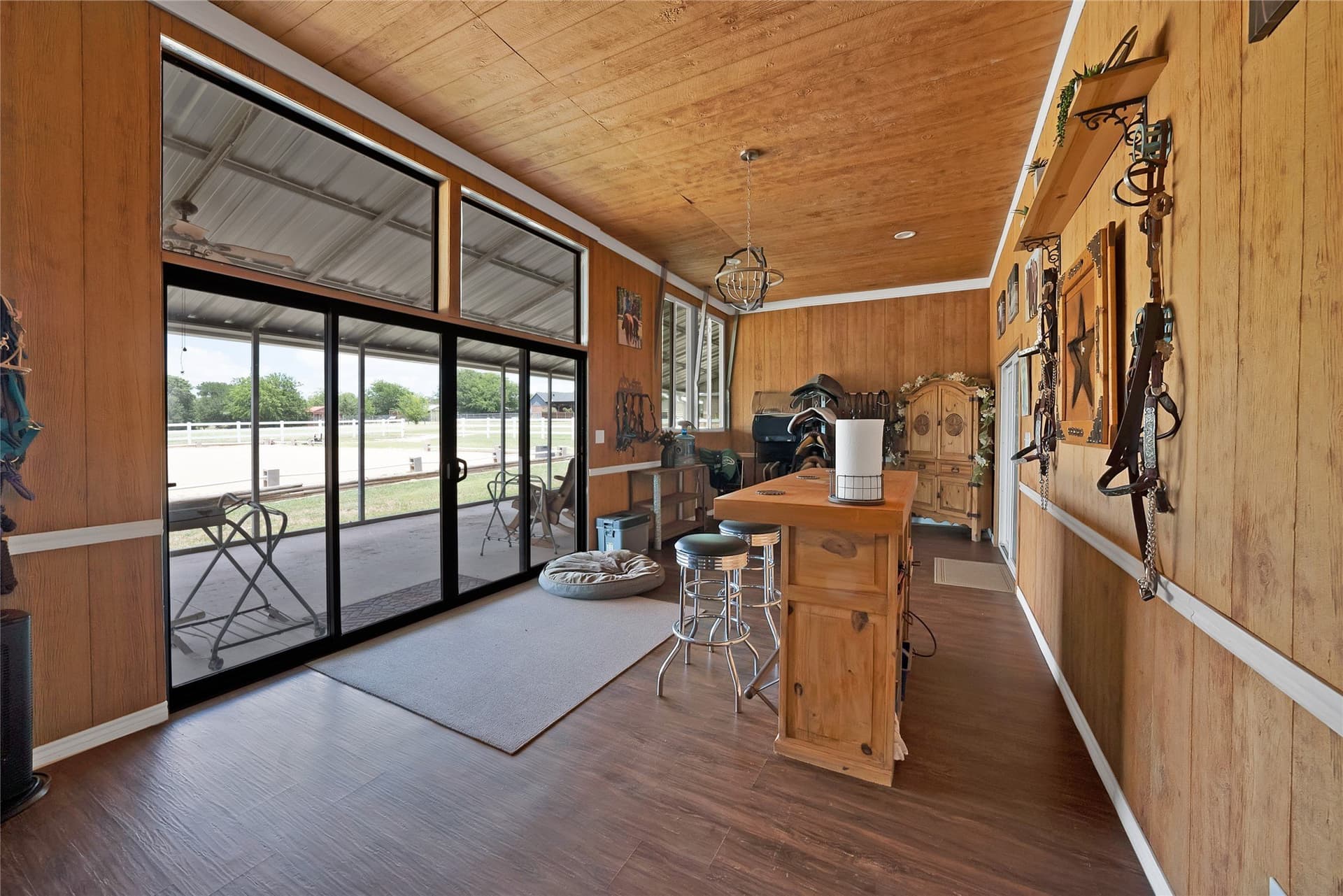 8.62 acres in Ellis County gallery image 4