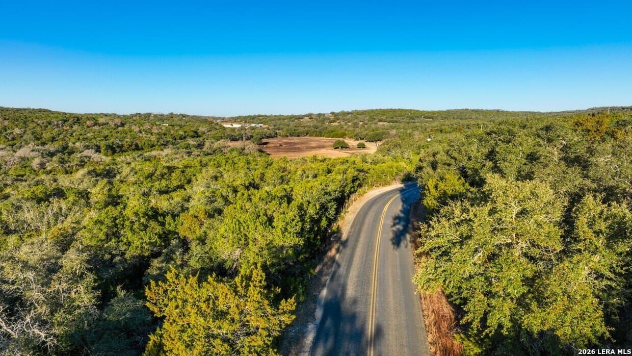 20 acres in Comal County - photo 5