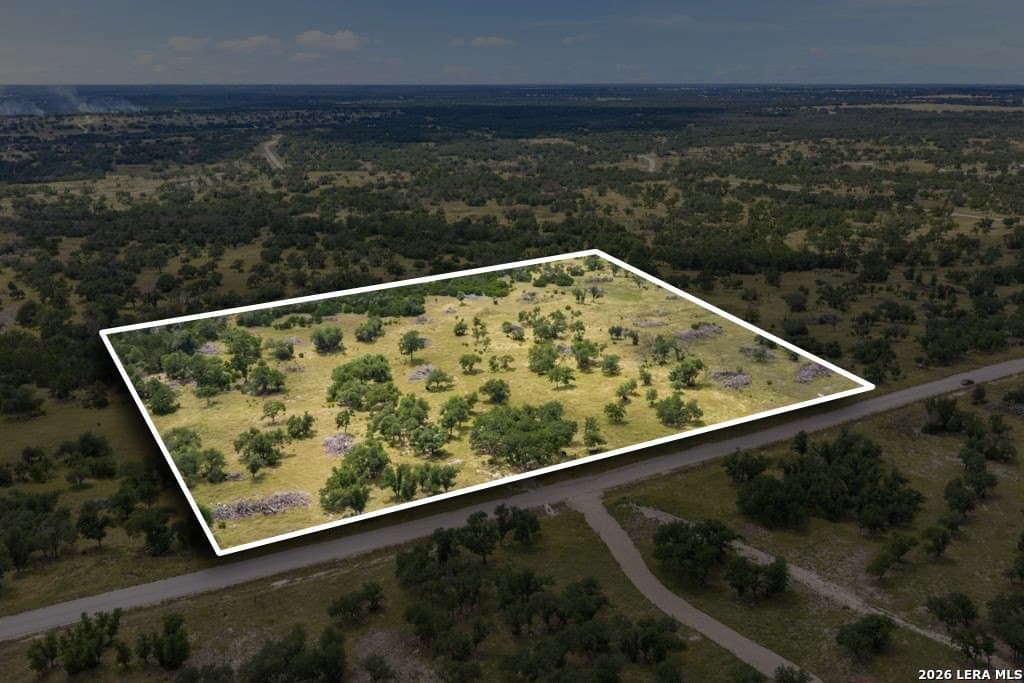 10.11 acres in Gillespie County