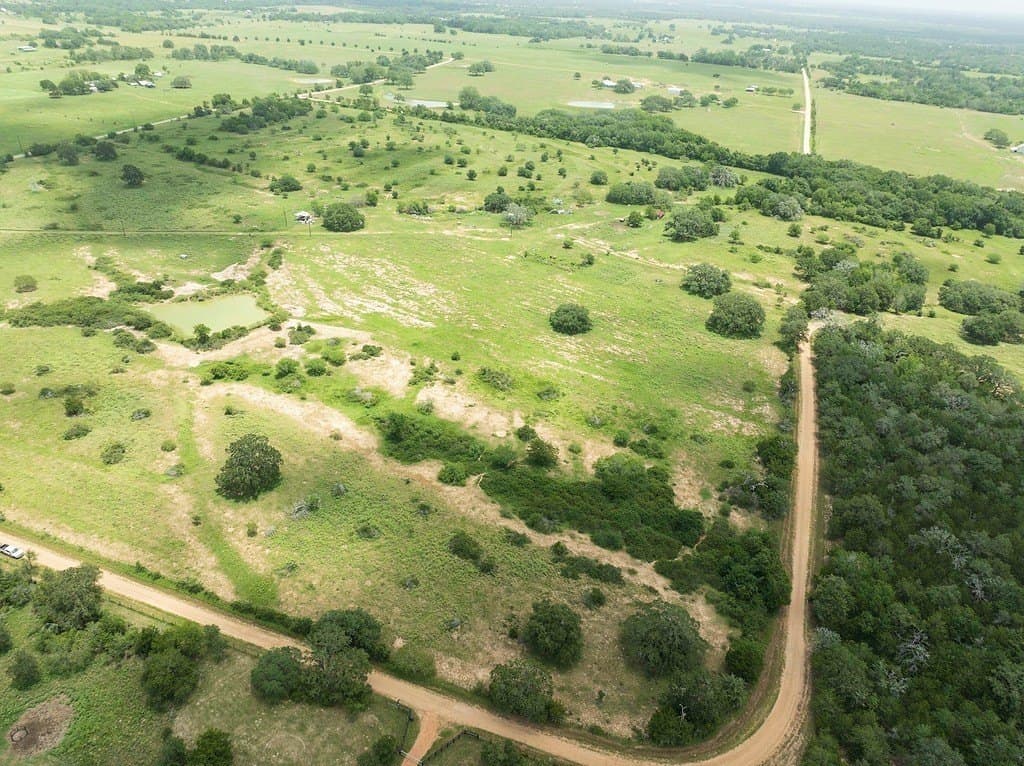 18.73 acres in Lavaca County