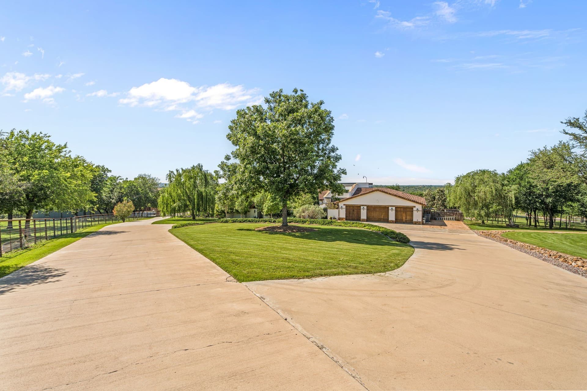 13.99 acres in Tarrant County gallery image 2