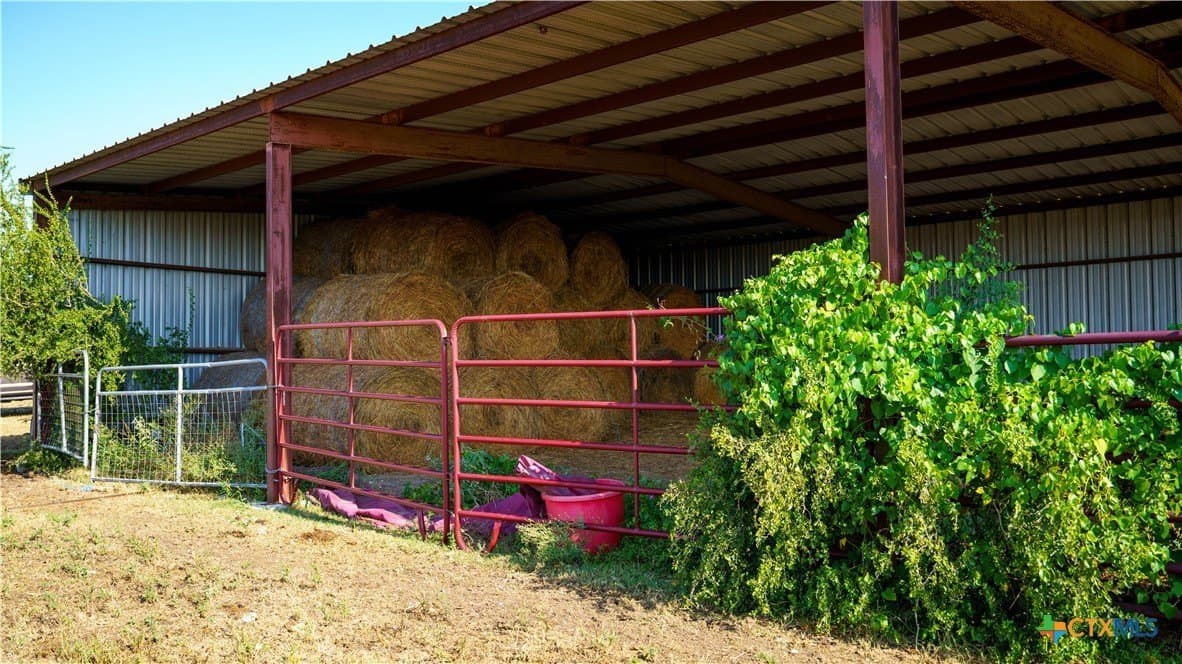 80 acres in Guadalupe County - photo 10