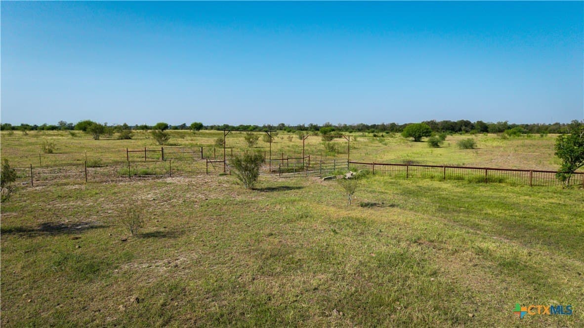 80 acres in Guadalupe County - photo 33