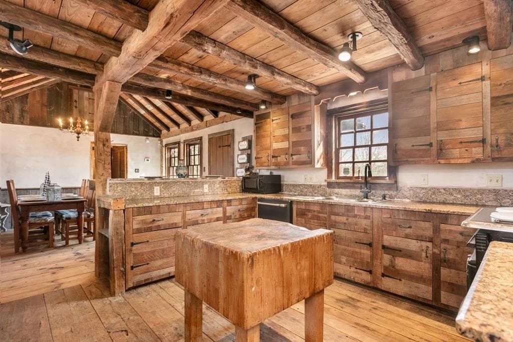 10 acres in Gillespie County featured view