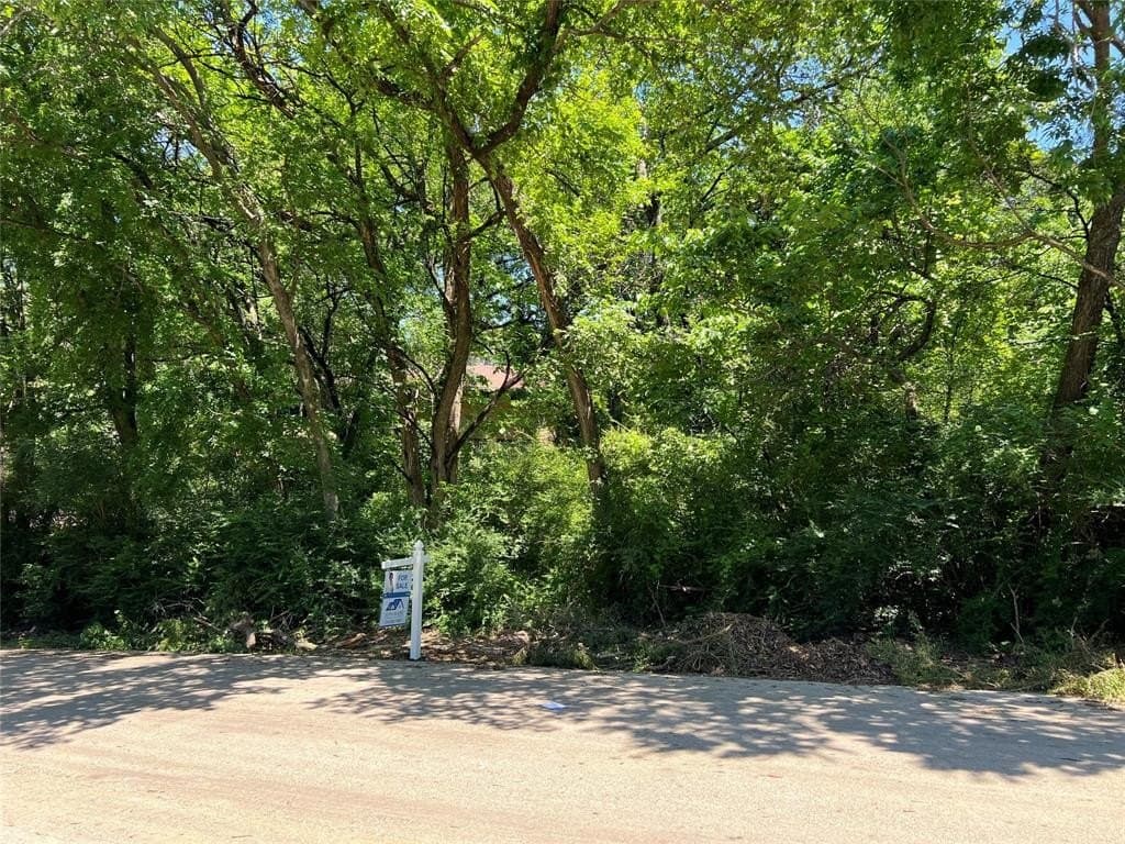 0.5 acres in Dallas County