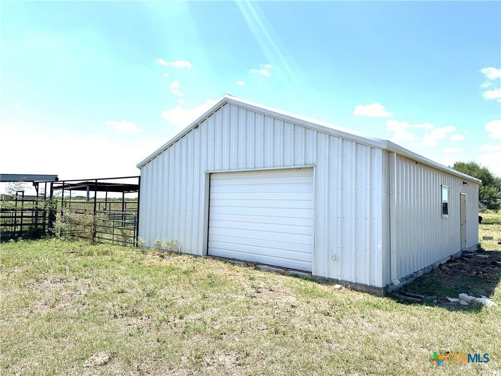 19.96 acres in Victoria County - photo 10