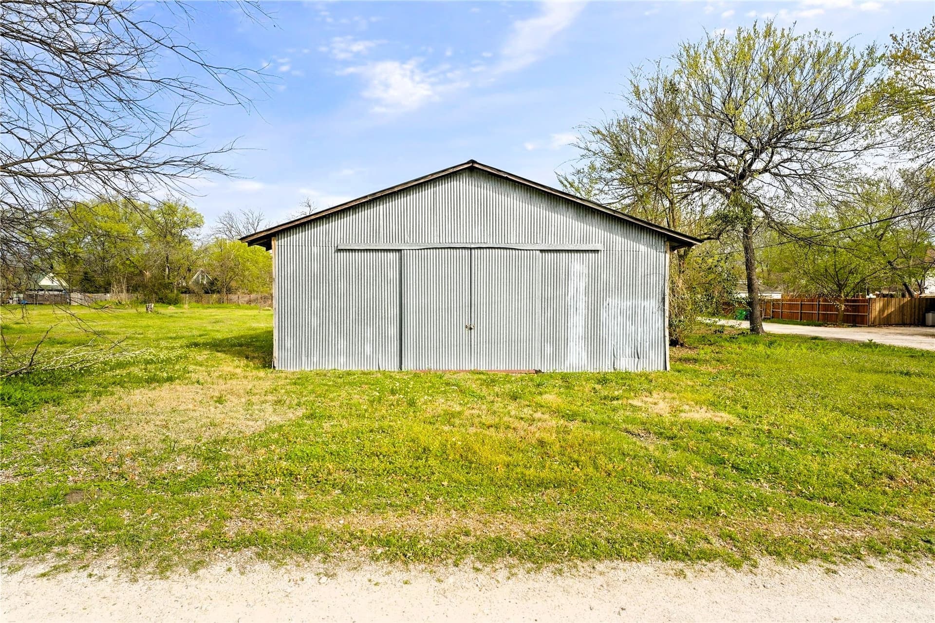 0.37 acres in Ellis County - photo 4