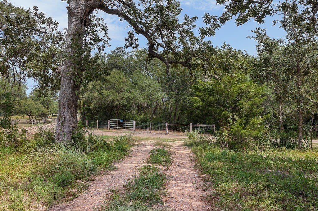 16.02 acres in Fayette County - photo 2