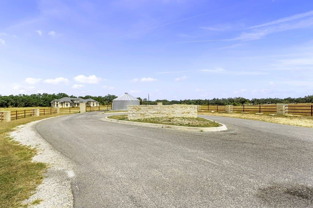 5.86 acres in Comal County - photo 10