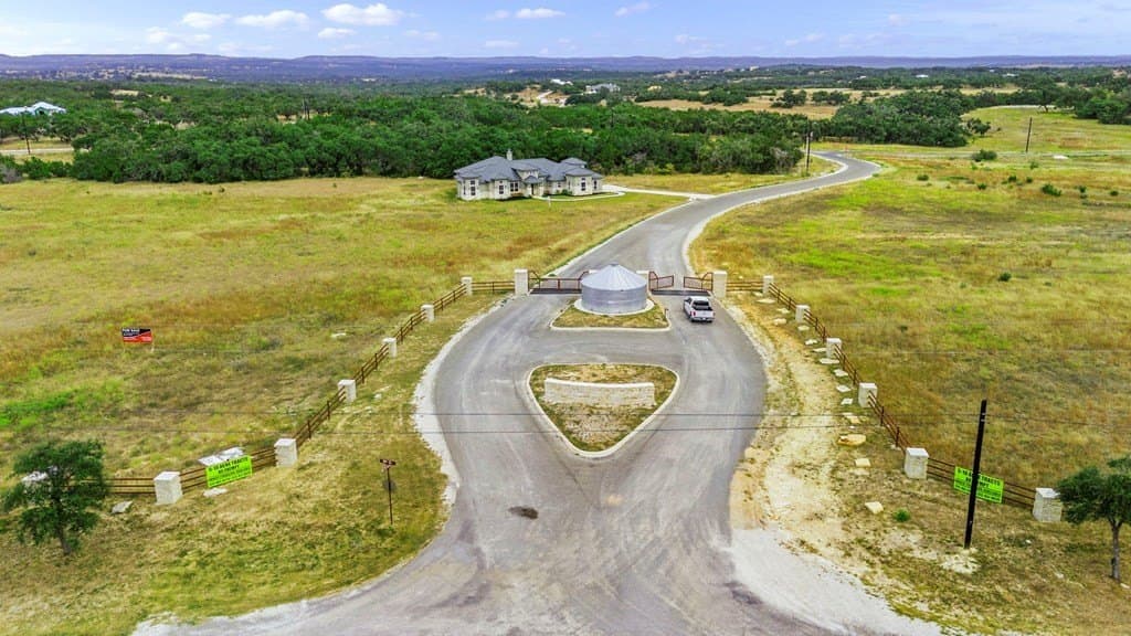 5.86 acres in Comal County gallery image 3