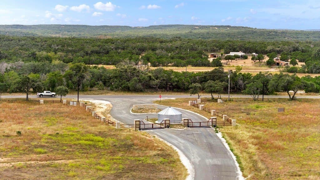5.86 acres in Comal County - photo 19