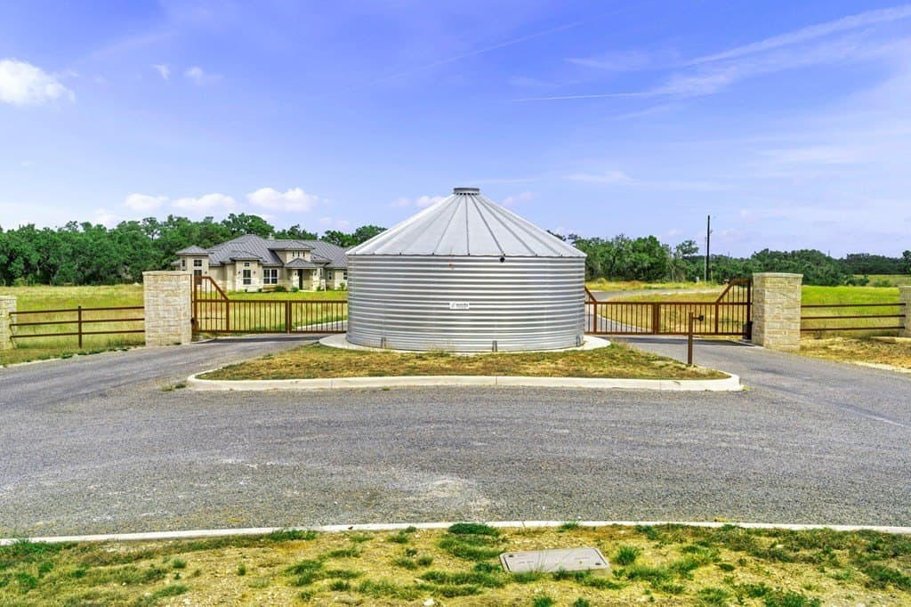 5.86 acres in Comal County - photo 9